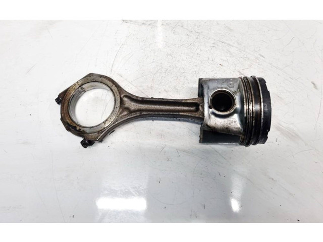  Поршень с шатуном    Skoda Superb B5 (3U)  