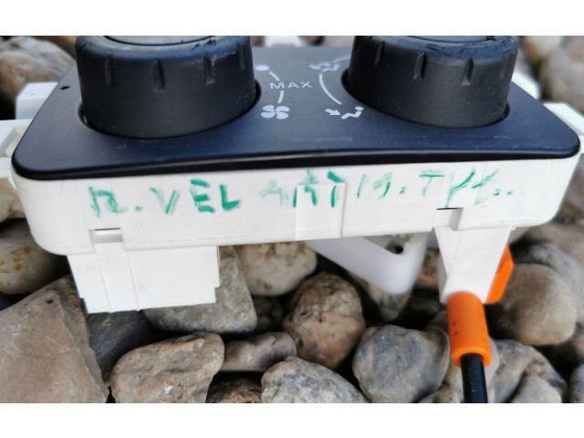 Блок управления климат-контролем 52488601   Renault Vel Satis