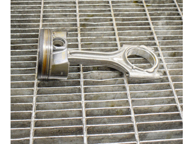 Поршень 31401957, 30750664 Volvo XC40 для бензинового двигателя 2.0