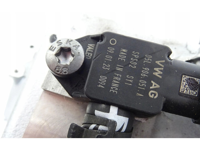 Поршень Всасывающий коллектор 05L129766R Skoda Octavia Mk4