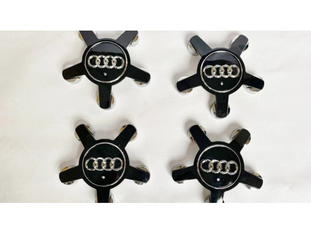 Заводская крышка (крышки) от центрального отверстия колеса