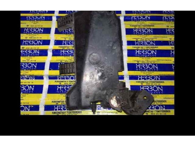 Блок предохранителей MR515657   Mitsubishi Montero    