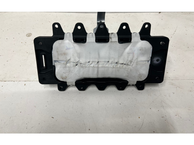 Подушка безопасности пассажира    Mercedes-Benz A W177