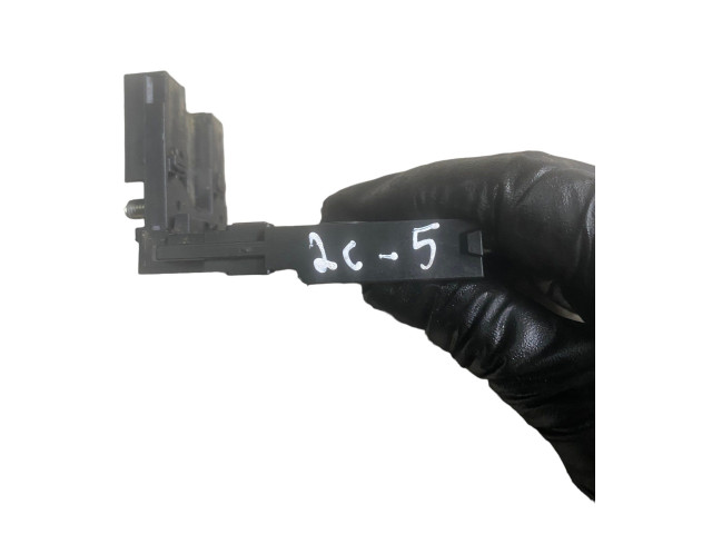 Блок предохранителей Mitsubishi L200