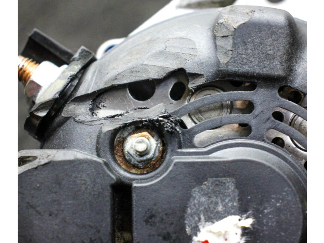 Генератор    Volvo C30      