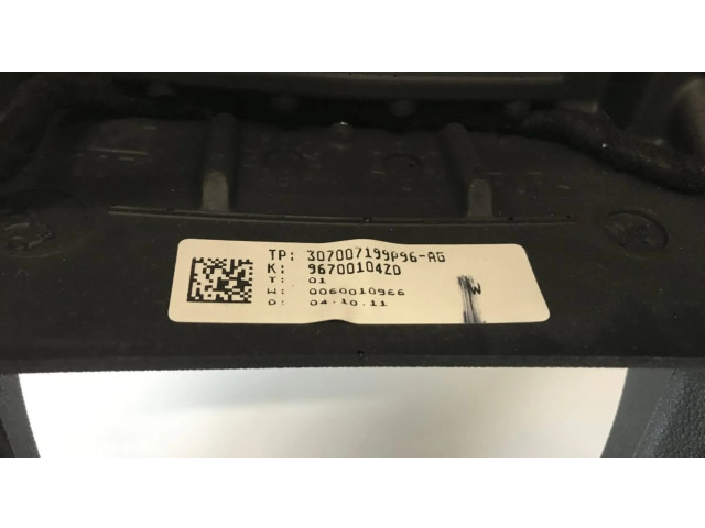 Руль Citroen C4 II  2011-2016 года 96700104ZD      