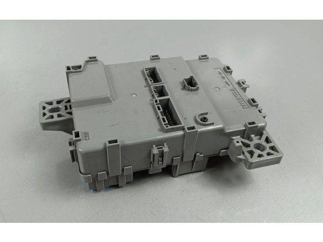 Блок предохранителей 3M0J112   Honda HR-V    