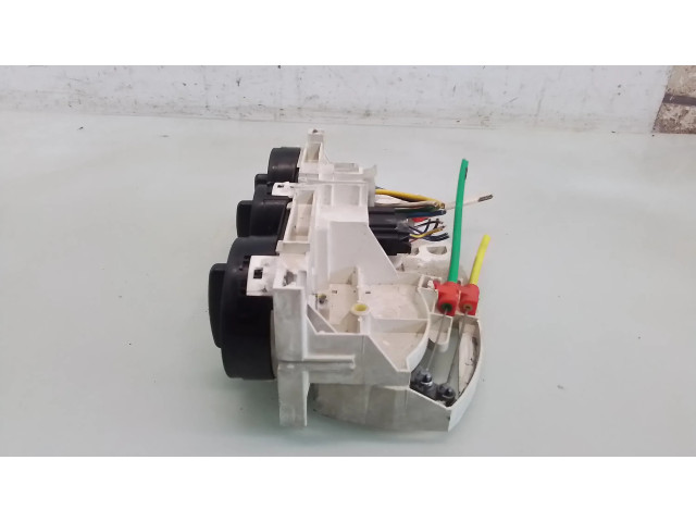 Блок управления климат-контролем    Skoda Octavia Mk1 (1U)