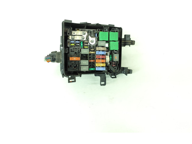 Блок предохранителей 9804681980 Citroen Berlingo