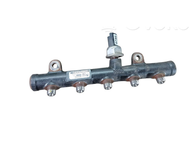 Топливная рампа 9681649580   Volvo C70  