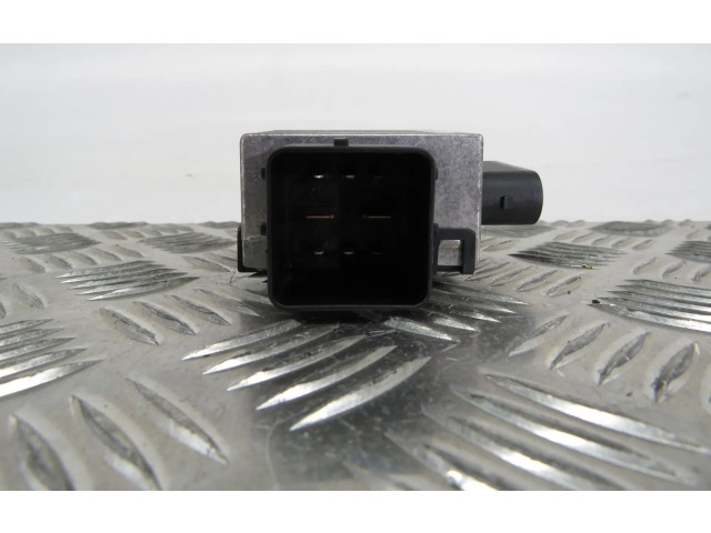 Центральная воздушная решётка 271203982R Renault Master III