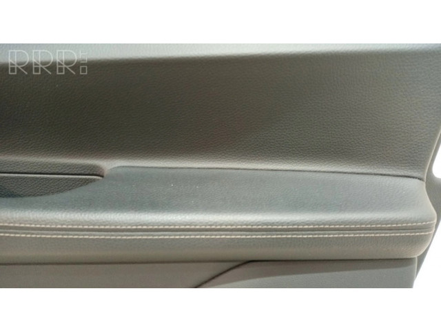 Обшивка передней двери