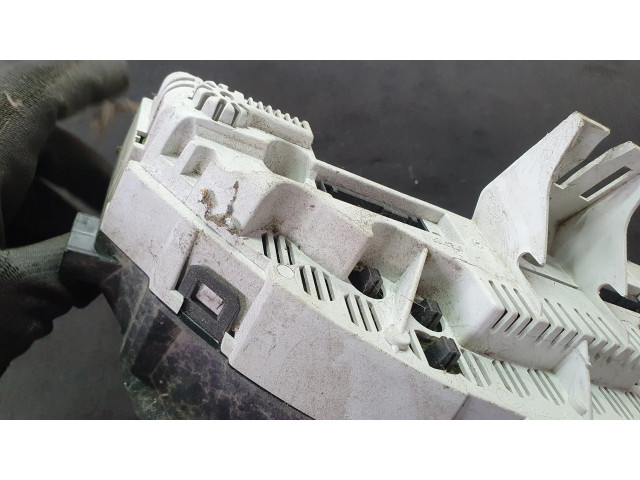 Přístrojová deska Mercedes-Benz A W168 2001 03000530503, A1685401447