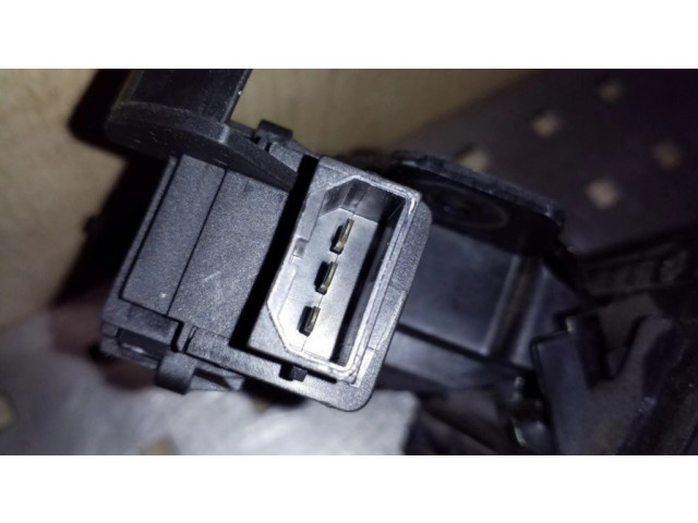 Замок задней крышки