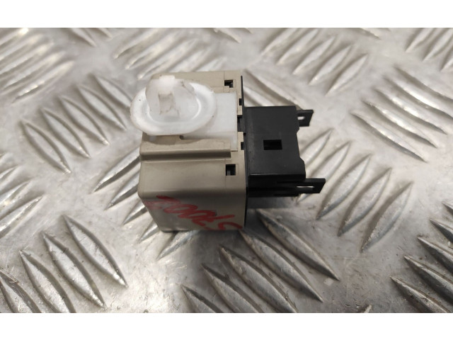 Pojistková skříňka 86111AJ001, 0665006791 Subaru XV 2014