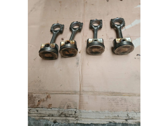 Поршень Mitsubishi Outlander