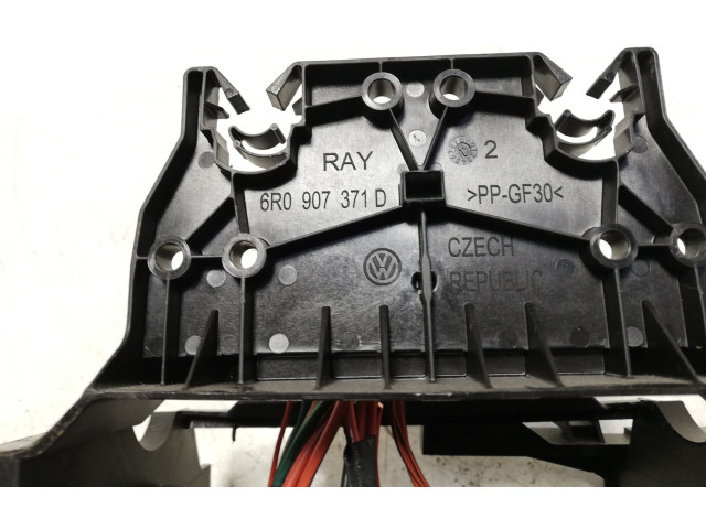 Блок предохранителей 6R0907371   Skoda Fabia Mk2 (5J)    