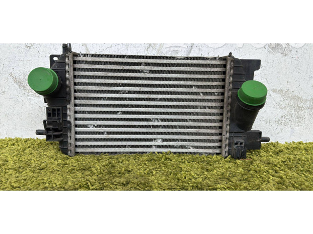 Интеркулер  13283251   Opel Meriva B 