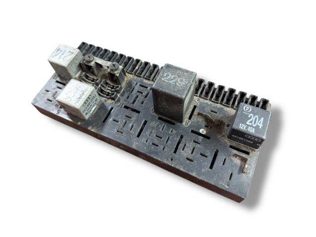 Блок предохранителей 443941822A Volkswagen Golf II