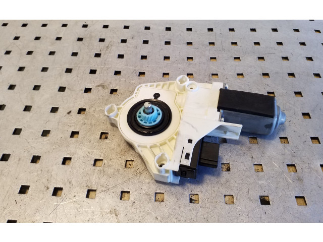 Передний двигатель механизма для подъема окон