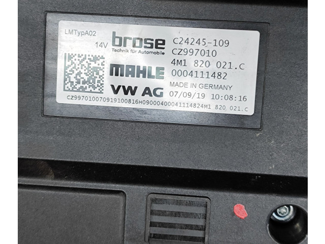 Вентилятор печки    4M1820021C, C24245109   Audi e-tron