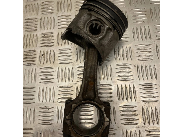 Píst 620 Mitsubishi Pajero pro naftový motor 2.8