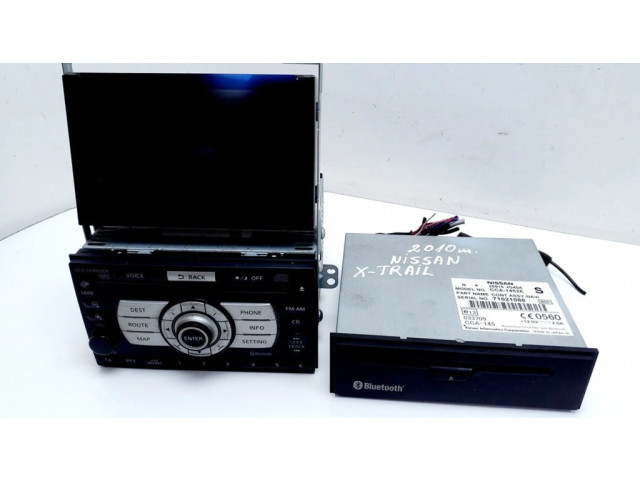 Радио/ проигрыватель CD/DVD / навигация