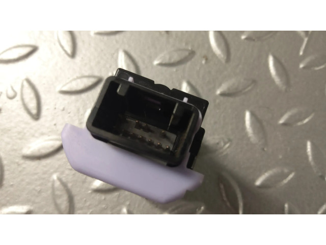 Включатель зажигания и стартера