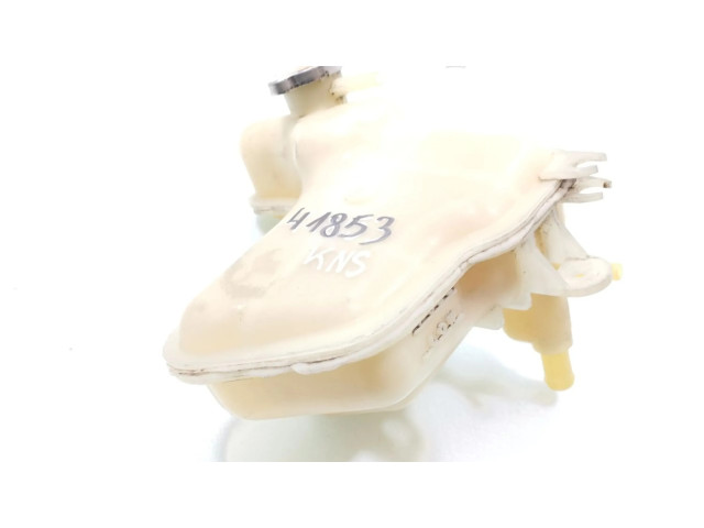 Расширительный бачок охлаждающей жидкости