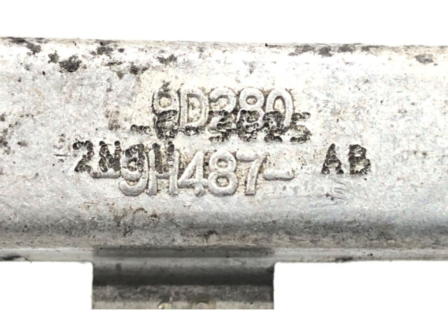 Vstřikovací lišta Mazda 2