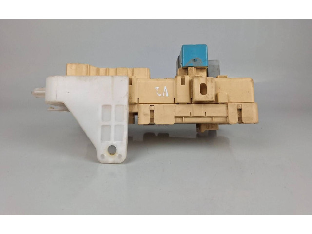 Блок предохранителей 892210F010 Toyota Corolla Verso AR10