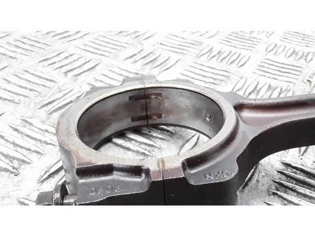 Píst Saab 9-7X pro benzínový motor 4.2