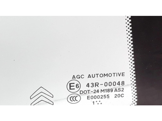 Заднее боковое стекло кузова