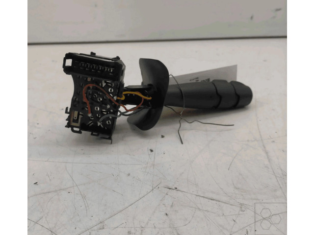 Ручка стеклоочистителей 6001551357   Dacia Duster