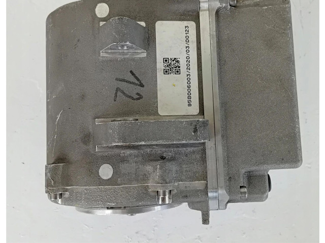 Генератор H1779063500   Mercedes-Benz E AMG W210      