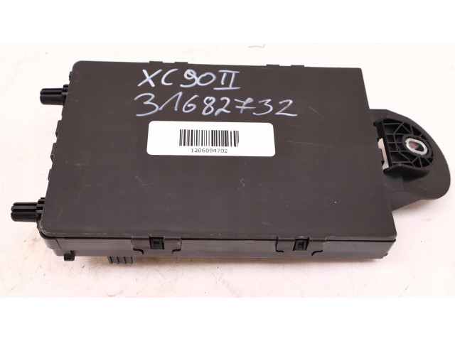 Блок предохранителей  31682732   Volvo XC90    