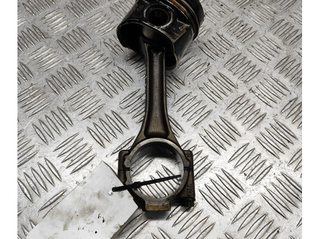 Поршень DCXA 04L107065D, 03L105401A Skoda Superb B8 (3V)