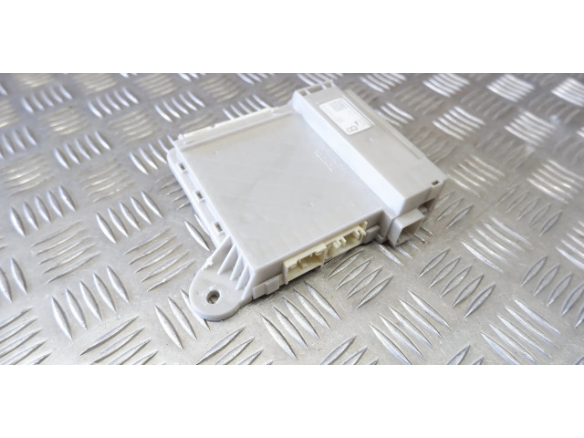 Pojistková skříňka 8267030350 Lexus GS 250 350 300H 450H 2013