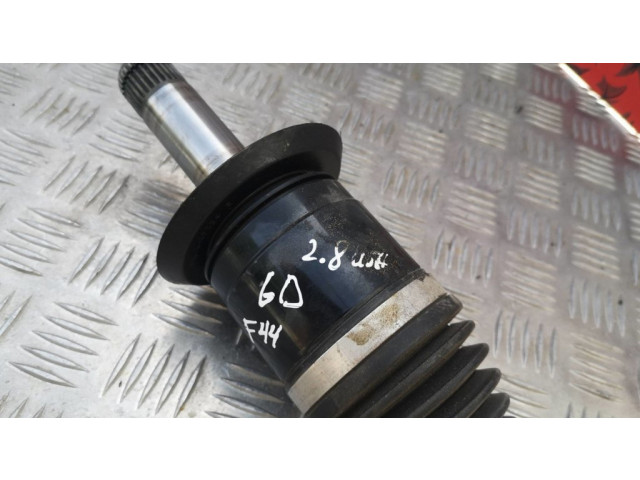 Задняя полуось