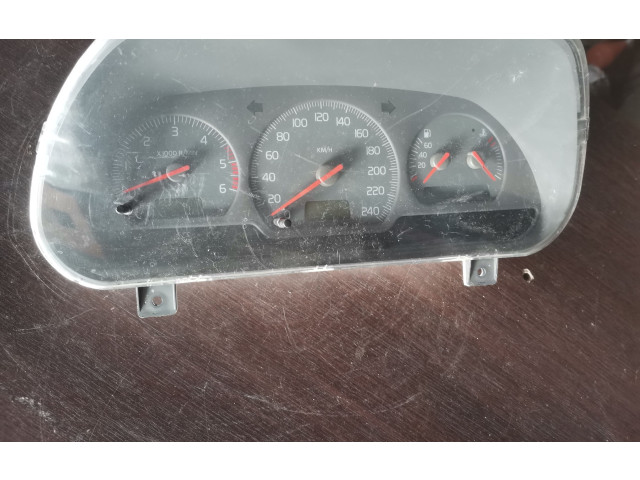 Панель приборов 0P0244021   Volvo 440       