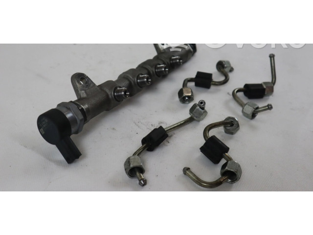 Топливная рампа    Jeep Cherokee  