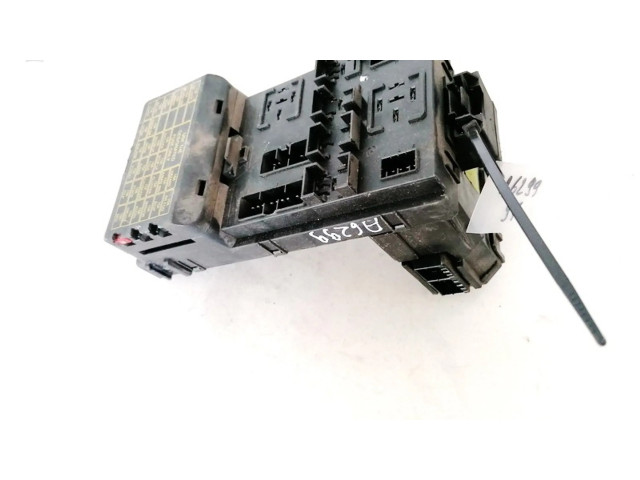 Блок предохранителей  9540038400   Hyundai Sonata    