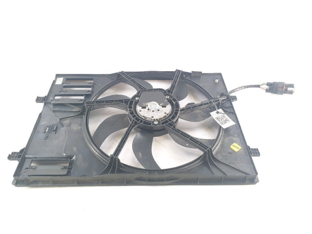Вентилятор радиатора     5Q0121203DD, C0-3888X    Audi A3 S3 8V 