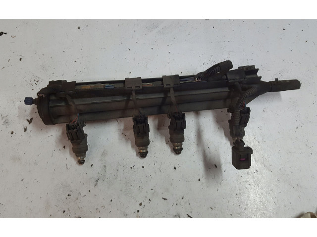 Топливная рампа 06A906031BT   Audi A3 S3 8P  