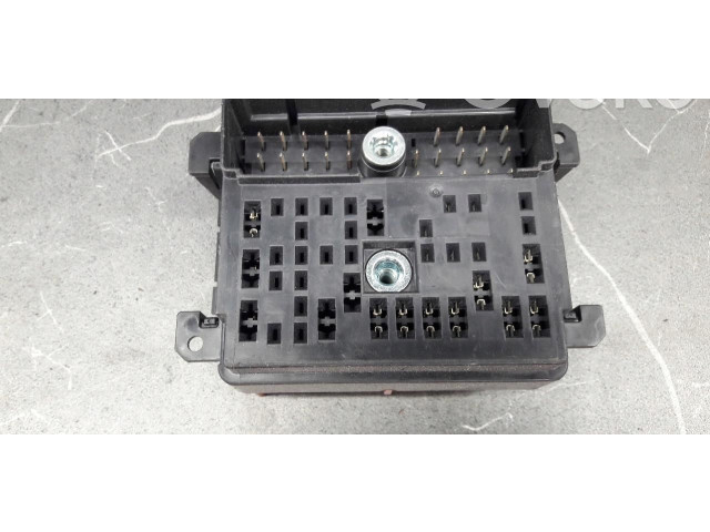   Pojistková skříňka 15322928   Chevrolet Venture 2000