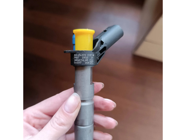 Vstřikovač A6540700187 Mercedes-Benz E W213 pro naftový motor 2.0