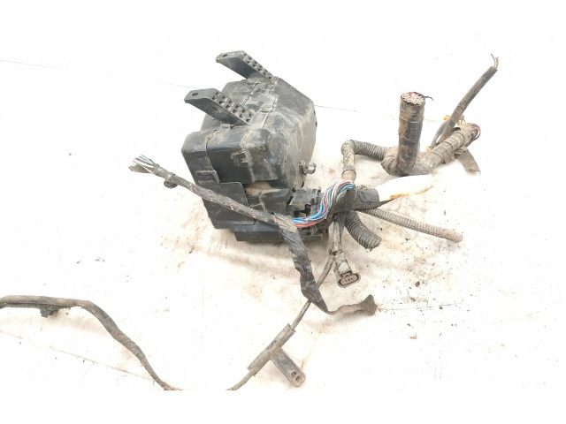 Pojistková skříňka YA1719 Mitsubishi Pajero 2000