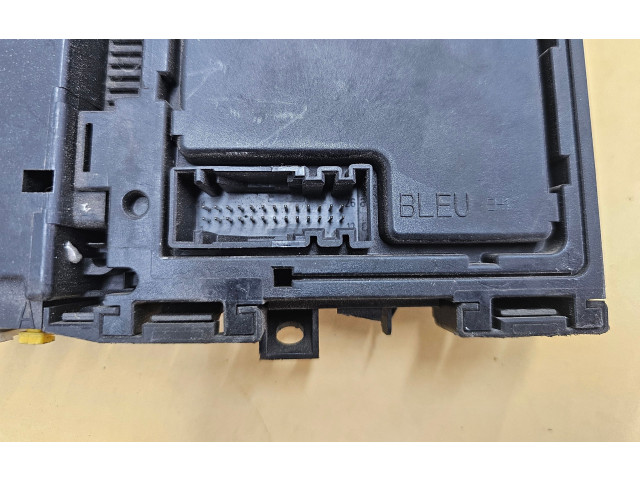 Блок предохранителей    Peugeot 406    