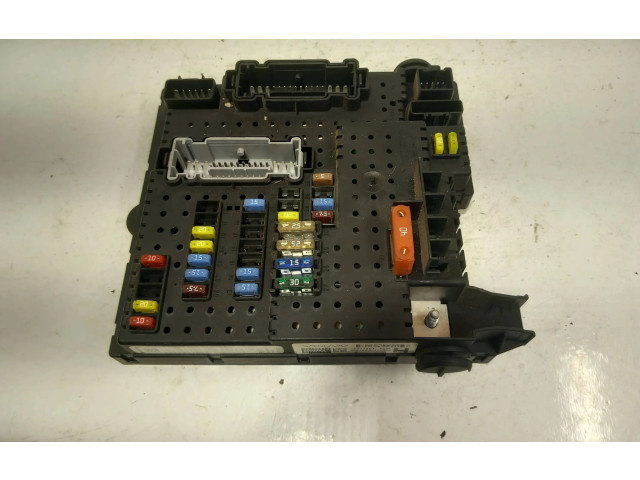 Блок предохранителей 28017881, 28017881 Volvo V70