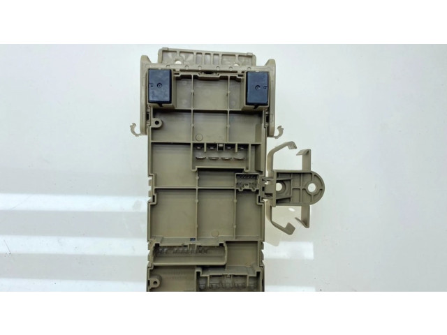 Pojistková skříňka 82201AG02A, 82201AG02B Subaru Legacy 2008